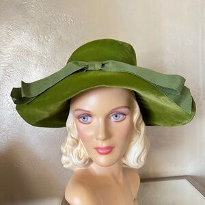 GORGEOUS 1970s' OLIVE GREEN VELOUR ELONGATED OVAL BRIM HAT + GROSGRAIN BOW